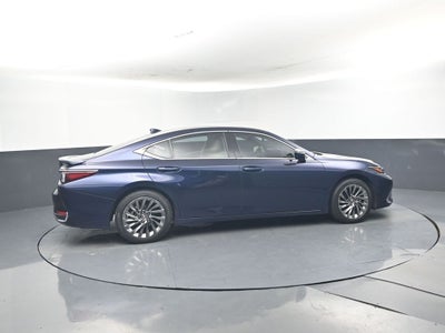 2025 Lexus ES 300h Ultra Luxury