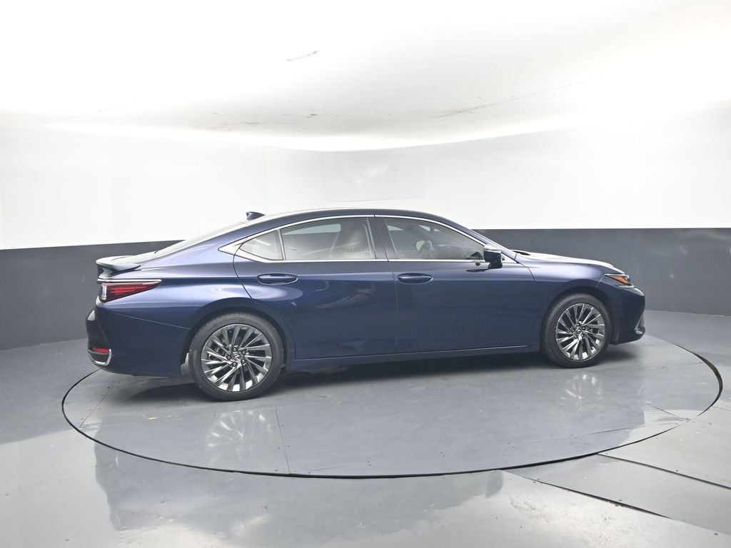 2025 Lexus ES 300h Ultra Luxury