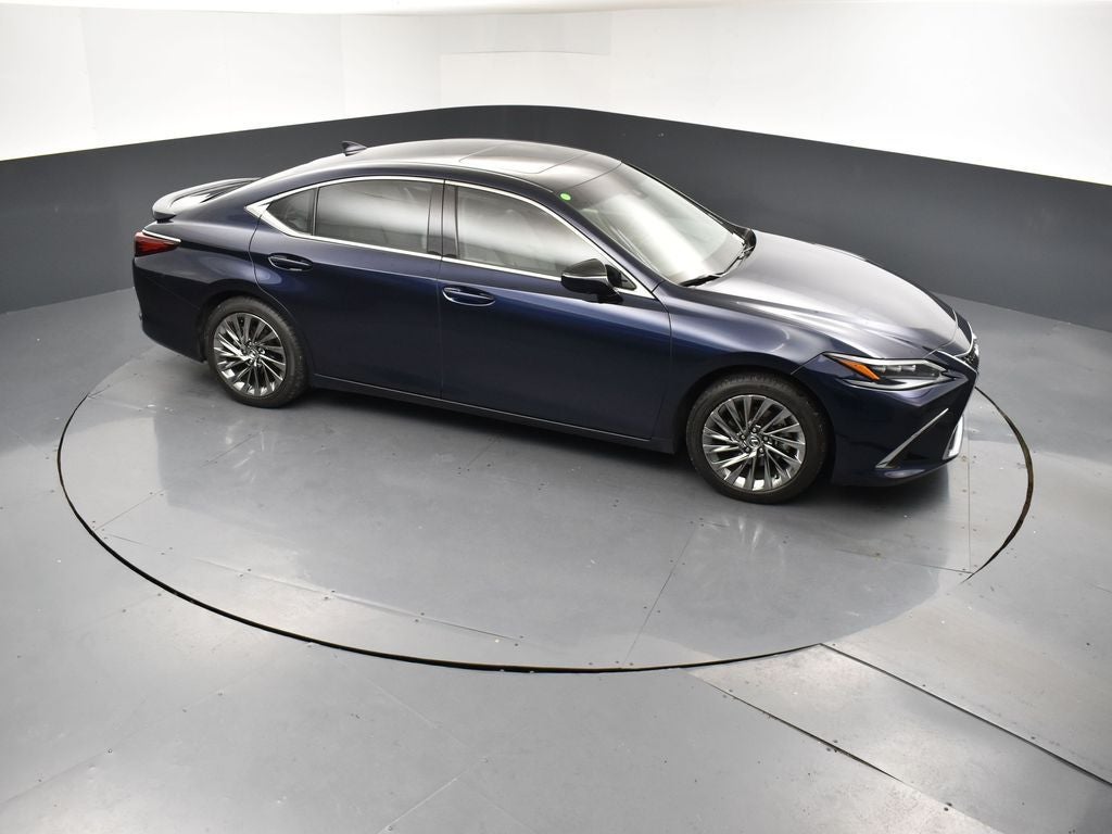 2025 Lexus ES 300h Ultra Luxury