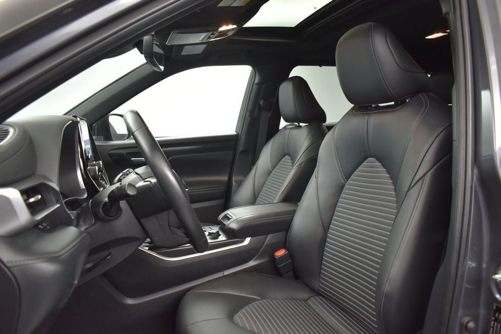 2025 Toyota Highlander XSE