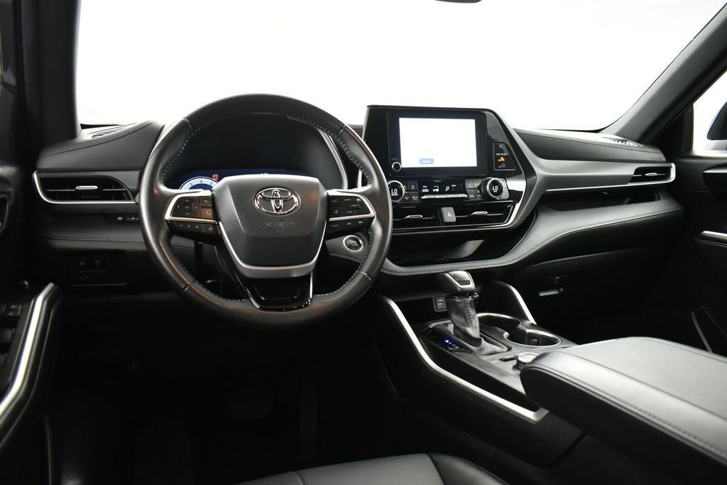 2025 Toyota Highlander XSE